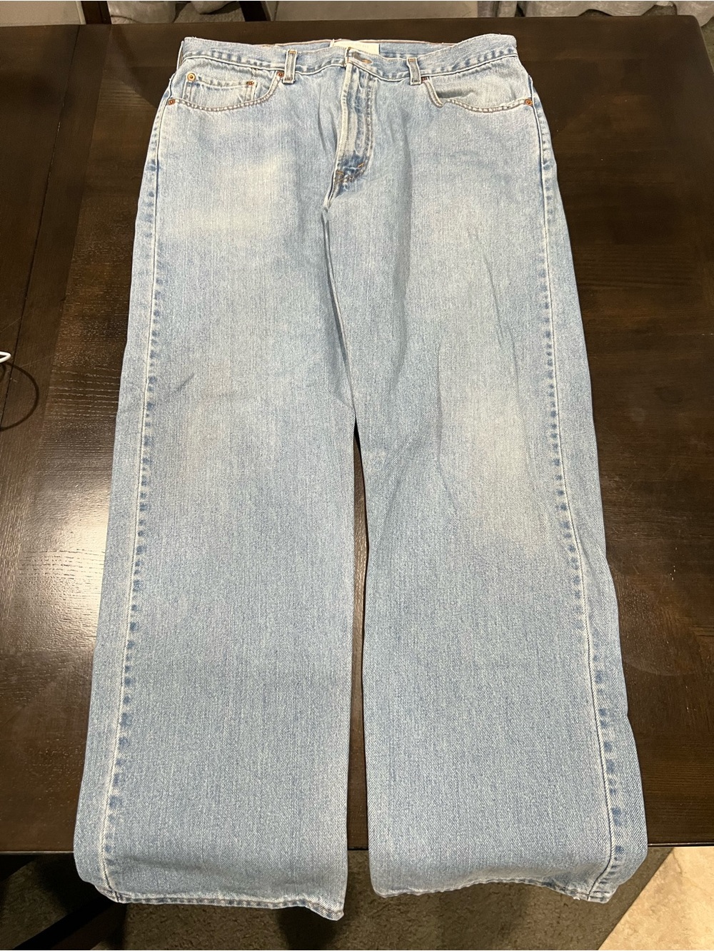 Light Wash Men's Straight-Leg Jeans - Classic Denim